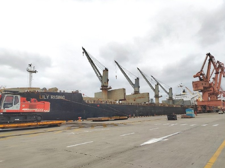 Overlength cargo
